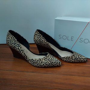 Sole Society Jillian cheetah dot print calf hair wedge heels 9